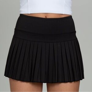 BLACK GOLDHINGE SKIRT